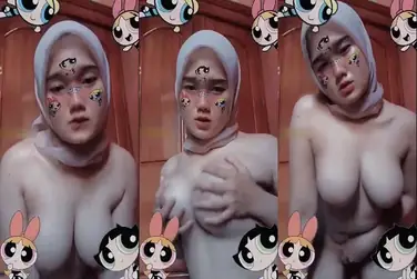 ABG Jilbab Minta Diretas Lembut Area Dadanya Lumer WOT